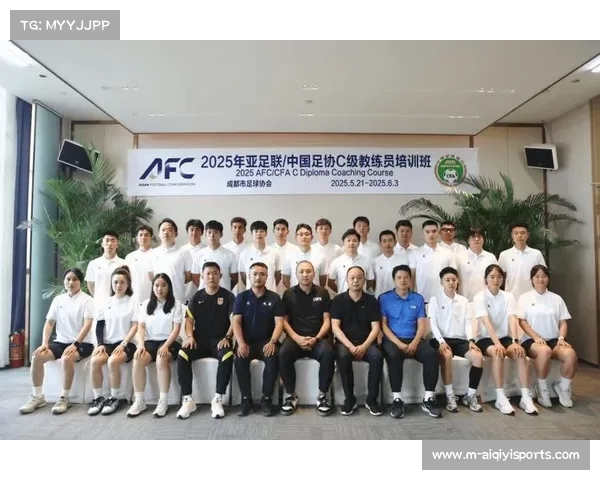 司徒文俊获亚足联职业级证书，执教香港U23注重年轻球员培养